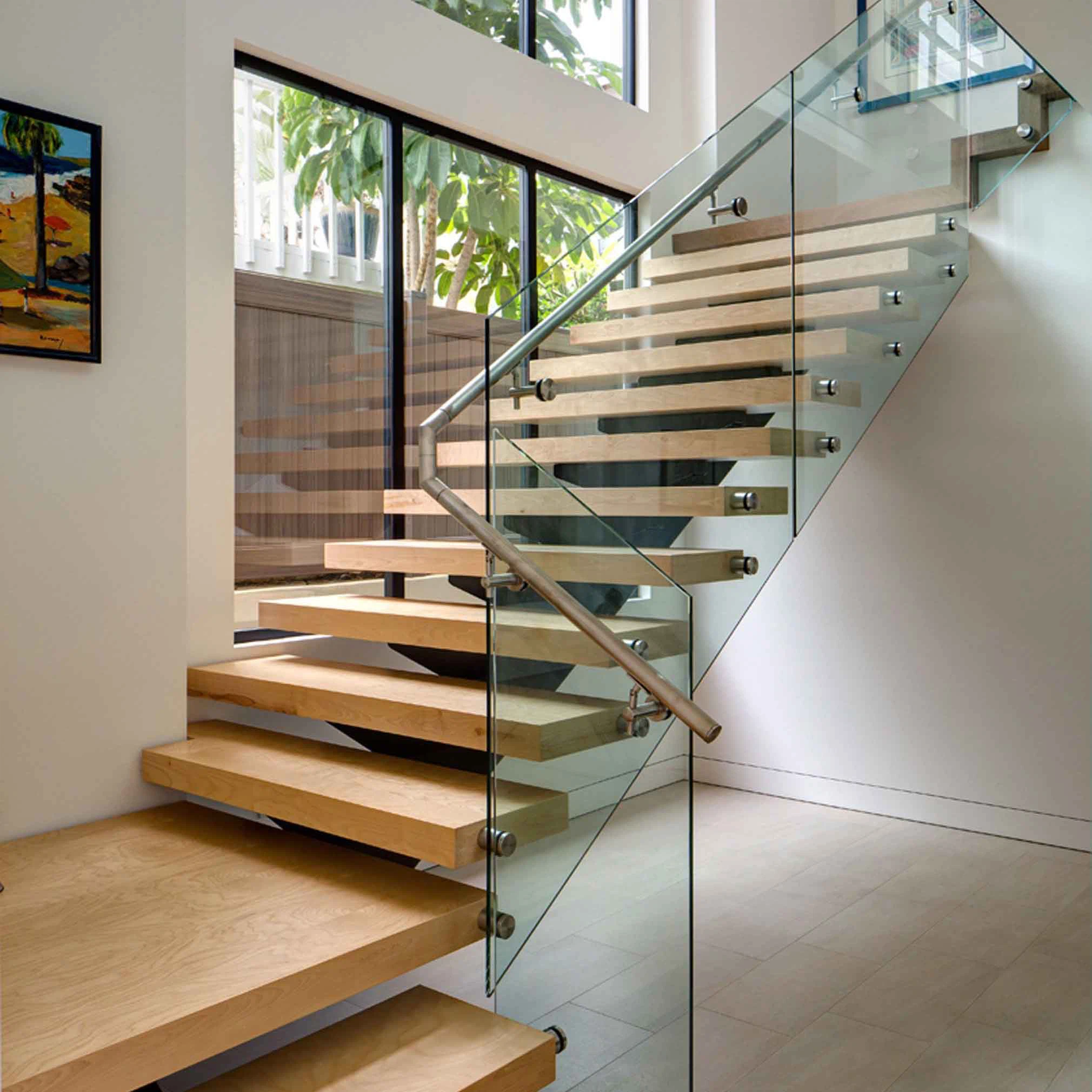 手すりとフロントガラスのハードウェア